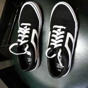 Time and Tru black and white canvas sneakers size 8 1/2 memory foam